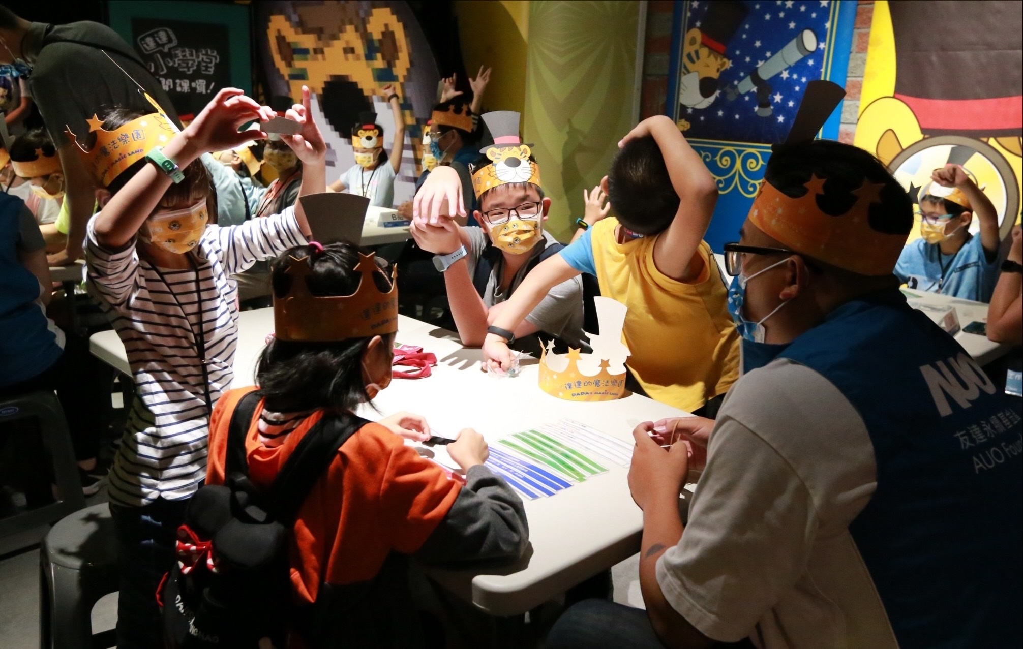 好体育官方app下载以永续理念推动全人教育计划，内外结盟储备科普教育人才，荣获亚太永续行动奖社会共融面的金奖肯定