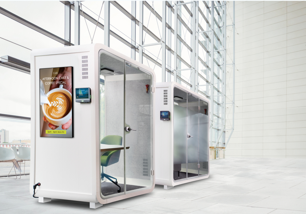 好体育官方app下载子公司达擎之智慧行动办公舱，采用PDLC智能调光玻璃设计，透过通电与断电的电流切换，呈现透明与雾面效果，具节能降耗特性并兼顾隐私，确保信息安全