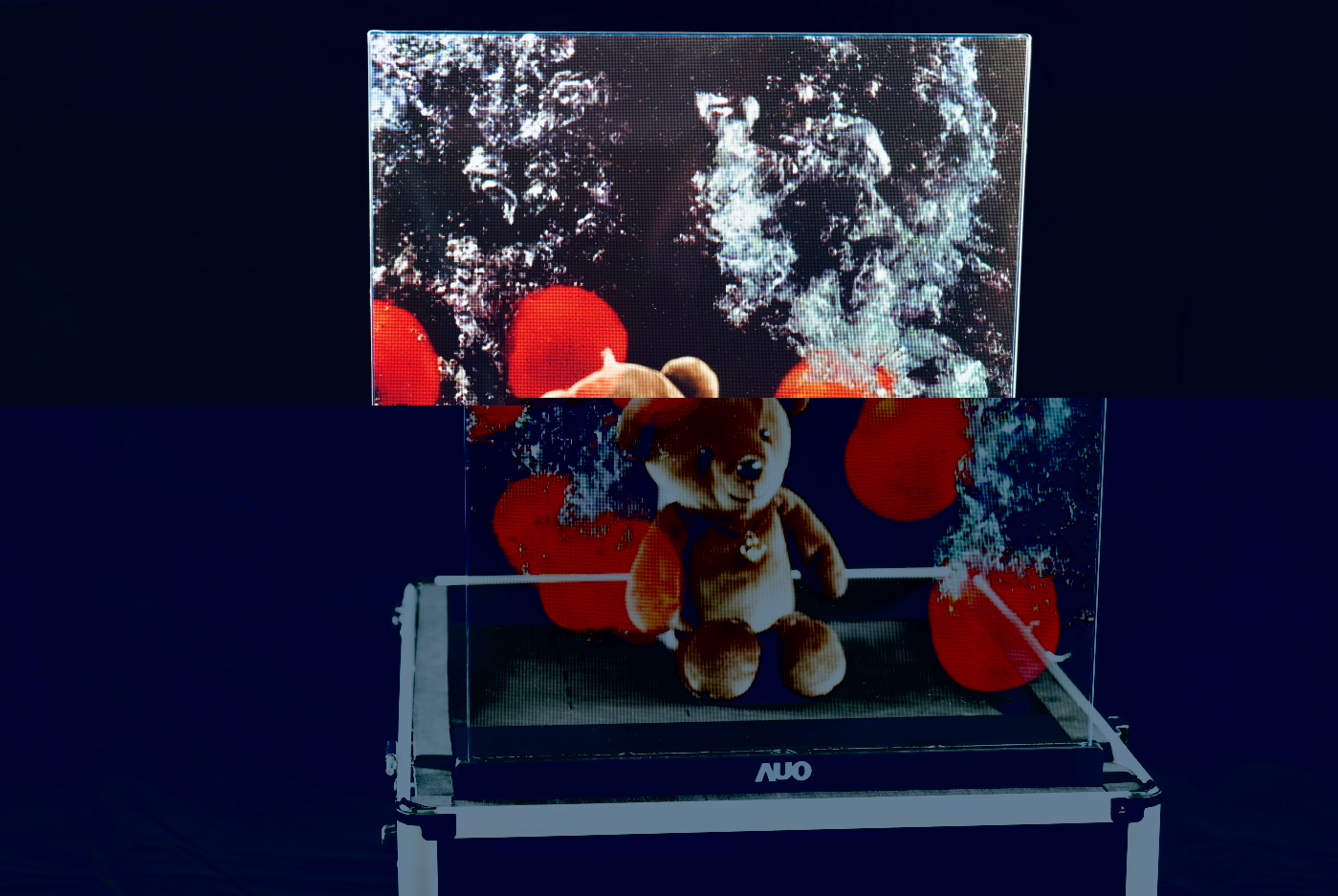 友達領先研發Micro LED透明顯示器，具備高穿透、低繞射、高亮度、可拼接之特性，可應用於智慧移動、智慧零售、商業展示等多元場域