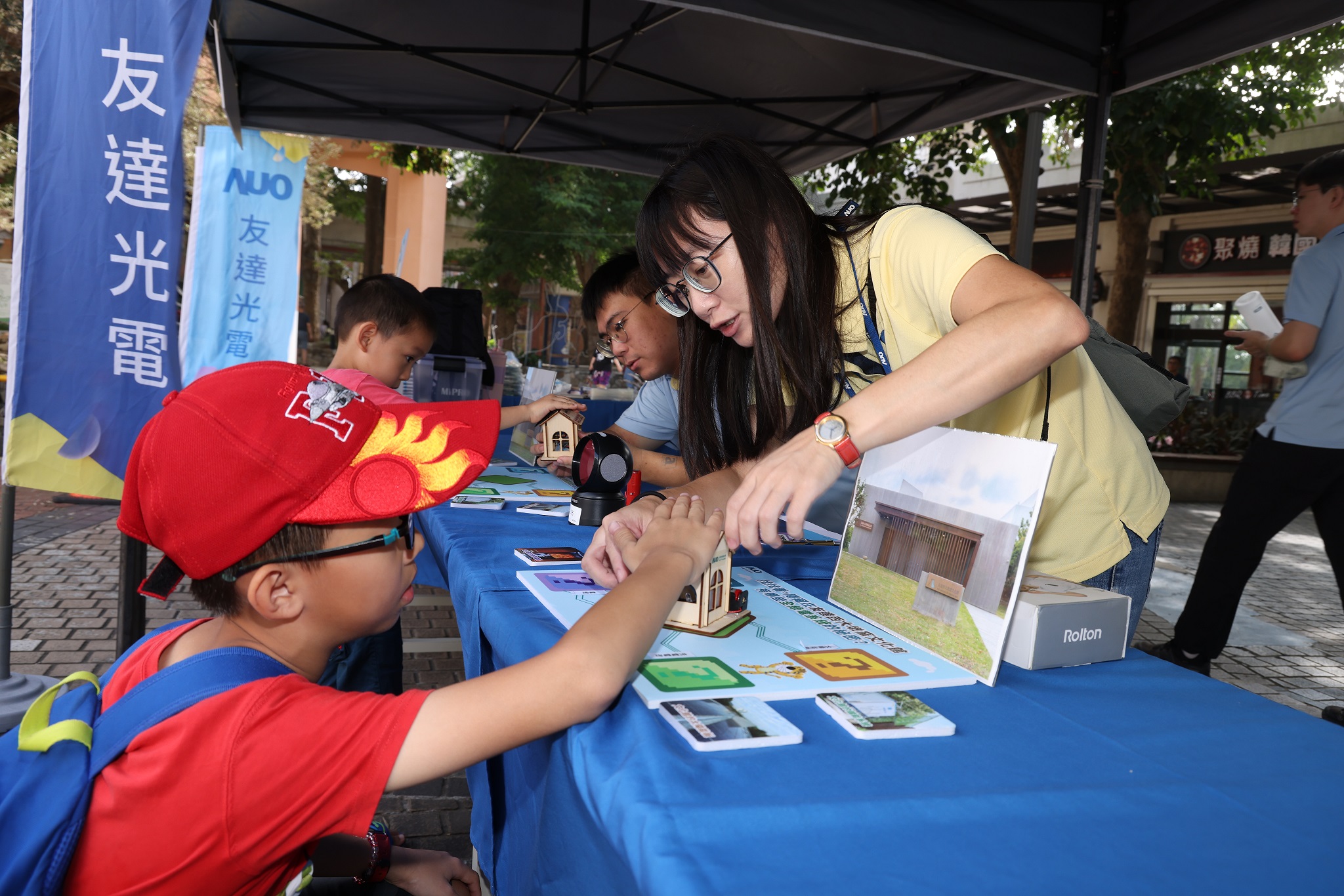 友達投入永續素養教育多年，從自身的環境教育場域走入校園、各式活動現場，合作夥伴亦擴及到NGO、公部門與供應鏈，豐碩成果獲「社會共融領袖獎」
