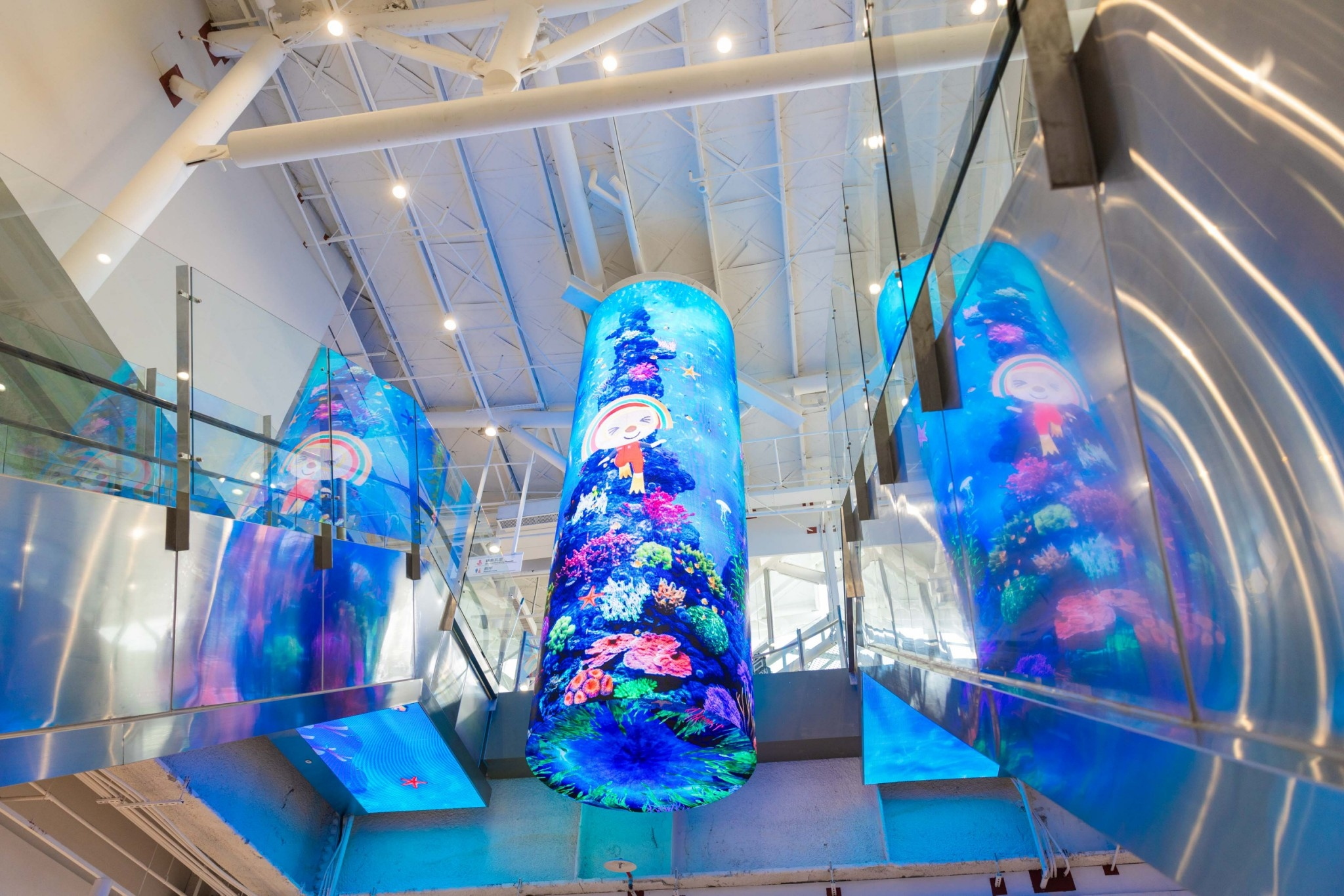 達擎與傑可達整合先進顯示技術與軟硬體應用服務，提供一系列大型LED顯示解決方案，為全新改裝開幕的「清水服務區」佈局嶄新視覺體驗。